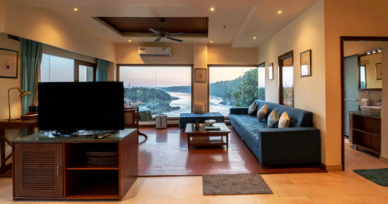 rishikesh divine rosort maharaja suite room